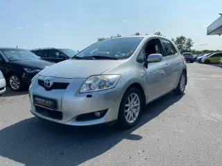 Toyota Auris 1,6 VVT-I Linea Terra 124HK 5d