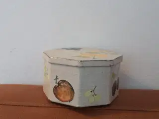 Ottekantet kagedåse 