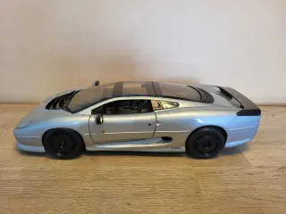 Modelbil, Jaguar XJ220, skala 1/12