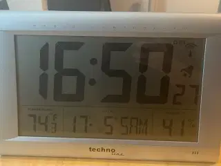Radiostyret digital vægur