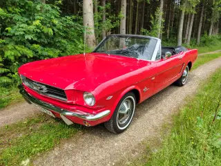 1965 Ford Mustang Cabriolet – Klassisk Amerikansk 