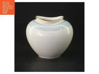 Porcelæns vase med guldkant fra Kjøbenshavn Porcellains Maleri (str. 9x11 cm)