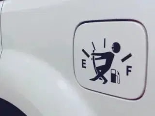 Sjove bilklistermærker. - 3 farver.