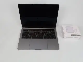 Apple MacBook Pro 13" IPS i7-8559