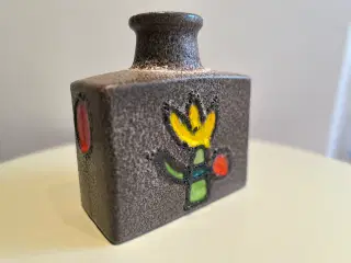 Unik flot farverig blokvase fra nummereret 281-19