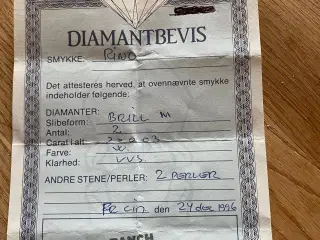 14 kt ring med perler og brillanter