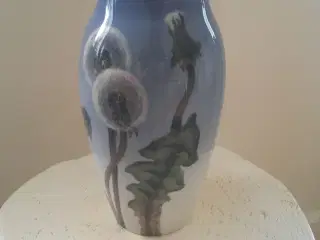 Vase med mælkebøtte