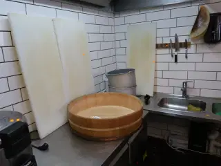 Div. Skærebrætter, fad, skåle m.m.