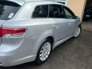 Toyota Avensis 2,0 D-4D T2 stc.