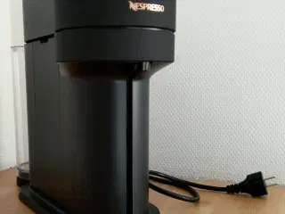 Nespresso kaffemaskine fra DeLonghi.