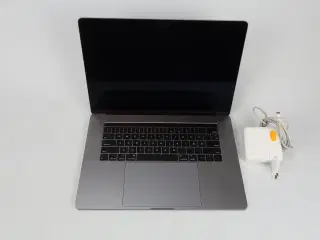 Apple MacBook Pro 15,4" IPS i7-8750H