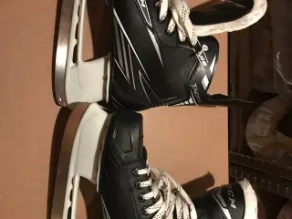 CCM Ishockey skøjter str. 41