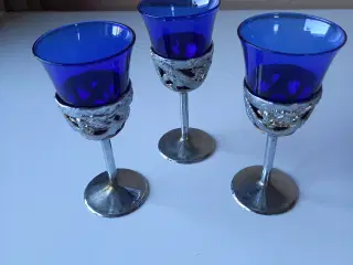 Dekorationsglas blå med metalfod