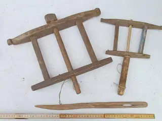 Antikke småredskaber fra bl.al. tækningsarbejde.