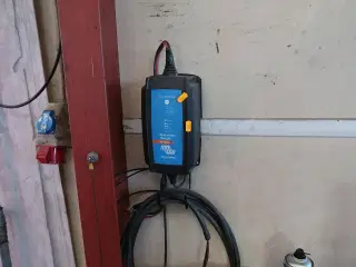 Lader VICTRON ENERGY 12V/25A