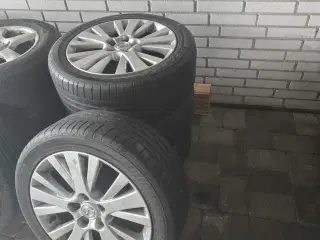 Sommerdæk - Bridgestone - 215/50. R17 alufæl