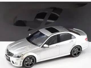 1:18 Mercedes C63 AMG W204