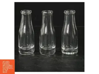 Tre små glasflasker (str. 10 cm)