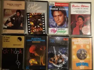 Forskellige kassettebånd sælges