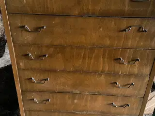 Kommode med 7 skuffer 