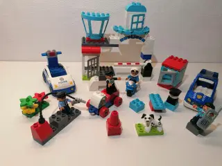 Duplo Politi, Politibiler, Den ene med lyd og blin