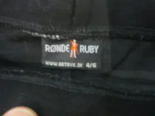 Str. 4-6 år, sorte sports shorts