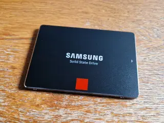 256 GB 2,5" Samsung 850 pro 3D VNAND SSD