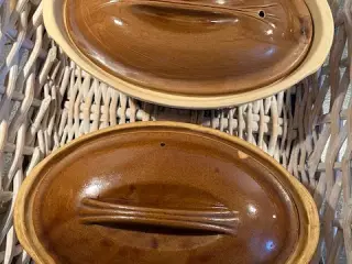 2 store franske stentøjs-terriner – La Bourguignon