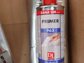 Primer og fugemasse