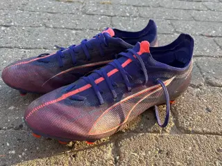 Puma fodboldstøvler str. 45