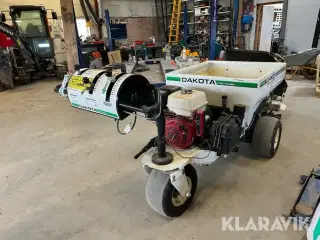 Sandudlægger Dakota 310 Turf tender