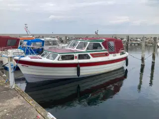 Motorbåd Saga 27