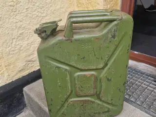 Retro benzindunk i metal