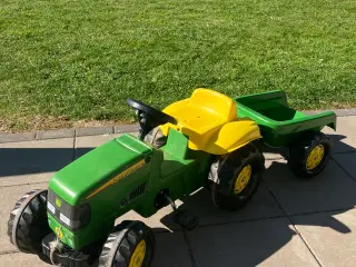 John Deere traktor med vogn 