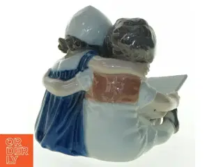 Porcelænsfigur af to børn fra B&G (str. 10x9 cm)