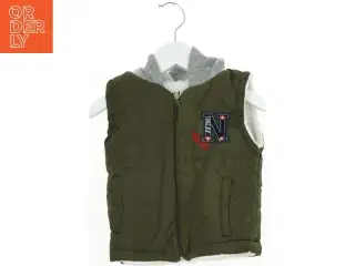 Vest med foer (str. 92 cm)