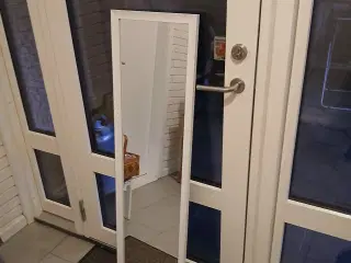 Spejl med hvid ramme