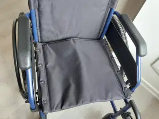Næsten ny kørestol