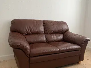Sofa i brun læder