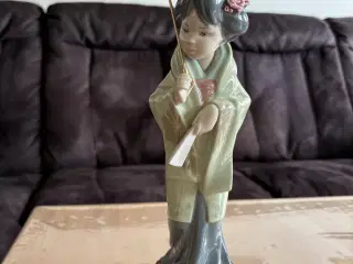 LLardro porcelænsfigur