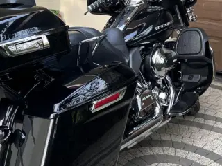 Harley Davidson flhtk 