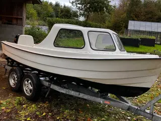 15 fod båd og motor