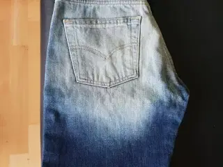 Levis jeans