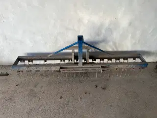 Gårdspladsrive 200cm sælges