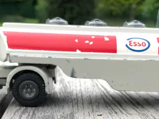 TEKNO...SCANIA VABIS 76 ESSO TANKBIL