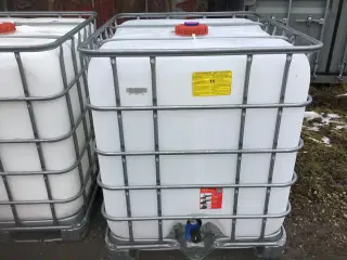 Palletank sælges 1000 ltr.