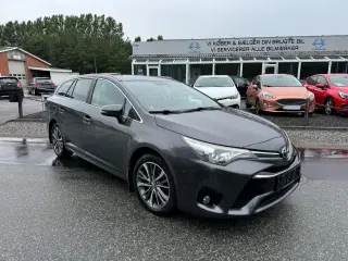 Toyota Avensis 2,0 D-4D T2 Executive Touring Sports