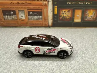 Modelbil