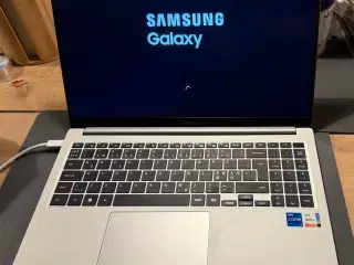 Samsung Galaxy Model NP750XDA