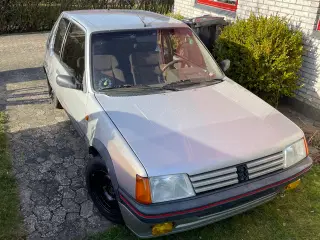 Peugeot 205 1,6 GTI